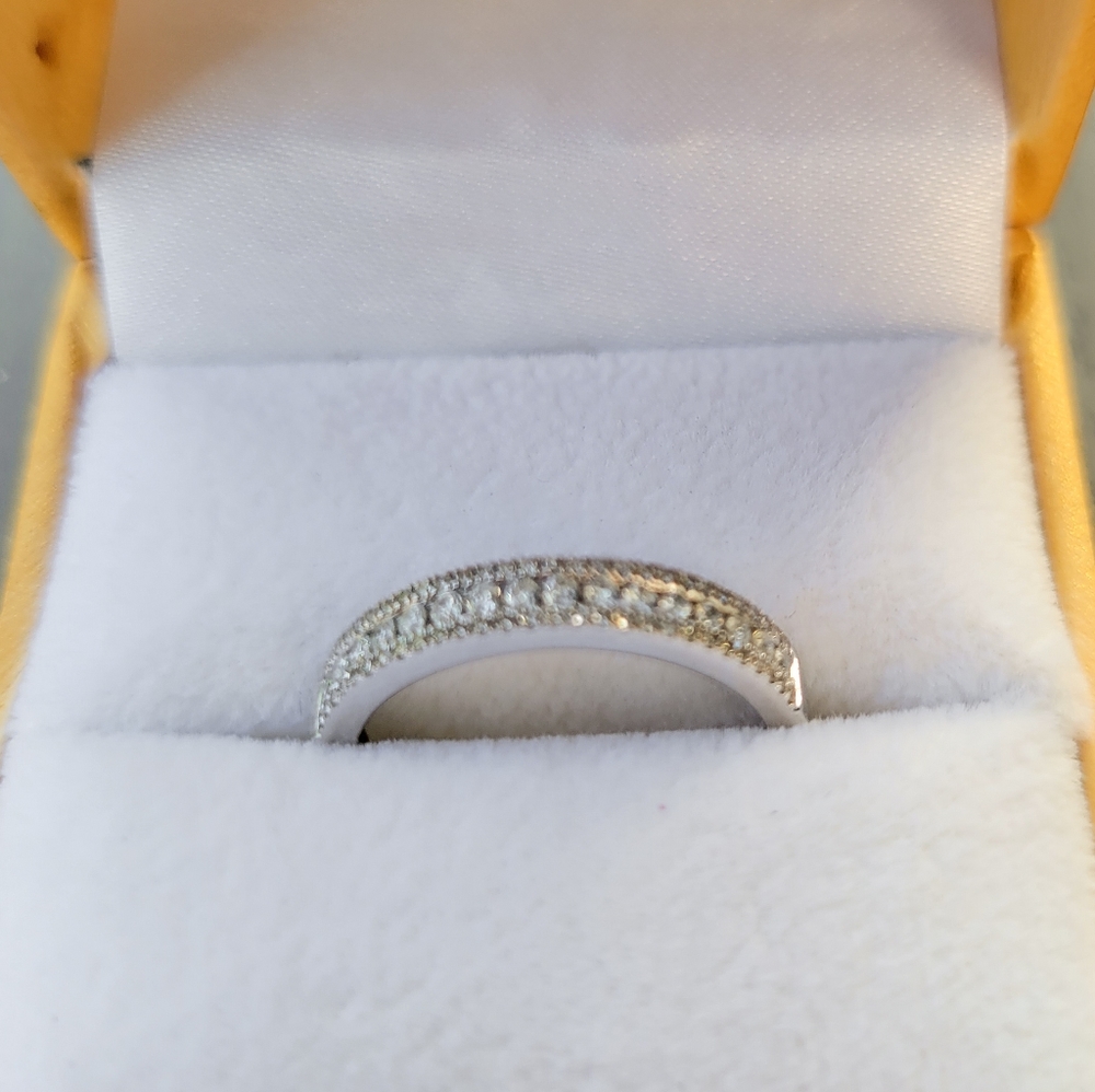 White 14 Karat  Gold with 0.25Tw Round Diamonds